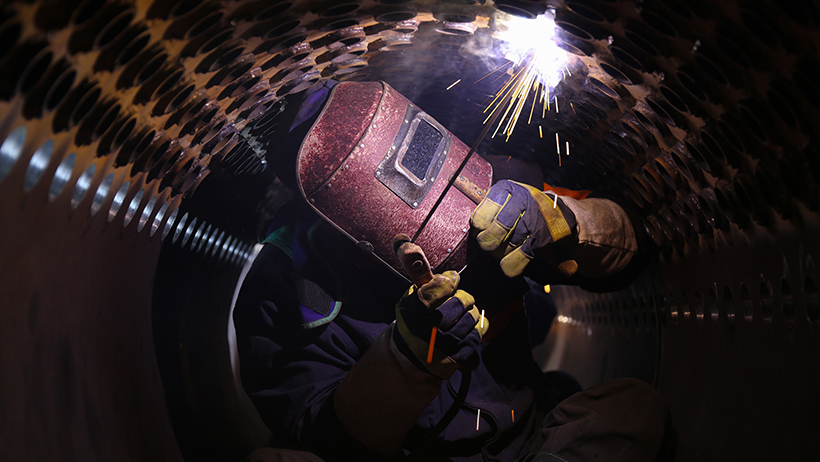 �¾��Ͷ�����ƽ�����й�