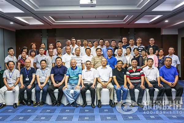 ��2018��¯�������졢������װ���������ֻᡱ��֣Բ���ٿ�